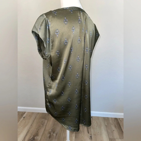 LIZ CLAIBORNE NWOT Beautiful blouse - Picture 4 of 7